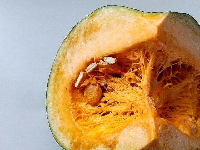かぼちゃの切り口が白い カビ 食べて大丈夫 見分け方と保存方法 カーサミア